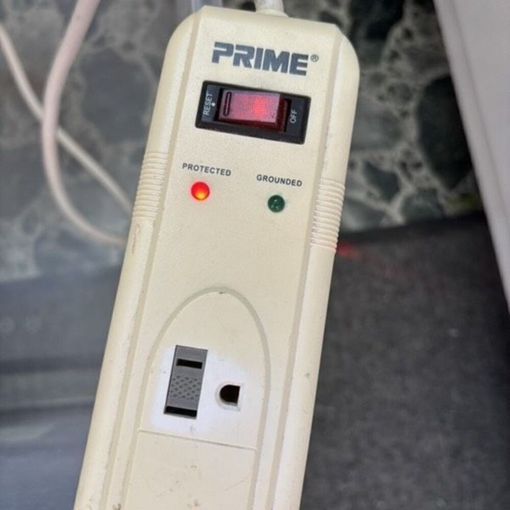 Prime Surge Protector Power Strip - Picture 5 of 5